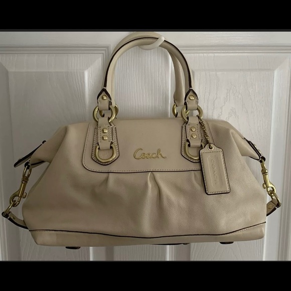 Coach purse - Picture 3 of 6